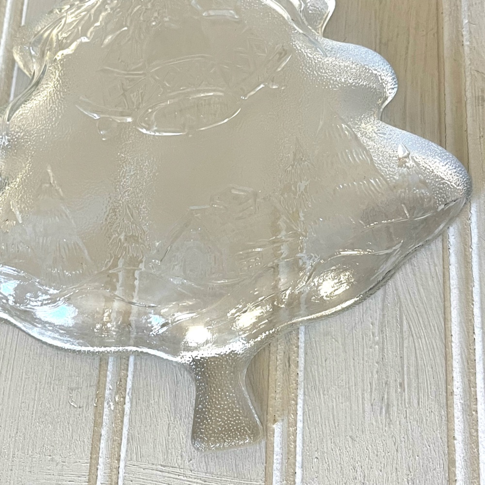 Vintage Glass Christmas Tree Serving Candy Trinket Dish Mistletoe Bells Design - Picture 6 of 10